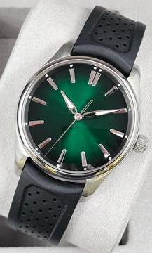  H.Moser & Cie. Pioneer Centre Seconds 3201-1201 Cosmic Green Unworn/New Condition Full Set 12/2025 