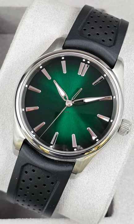  H.Moser & Cie. Pioneer Centre Seconds 3201-1201 Cosmic Green Unworn/New Condition Full Set 12/2025 