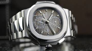 Thumbnail von Patek Philippe Nautilus Traveltime Chronograph - like New - Fullset - 06/2015