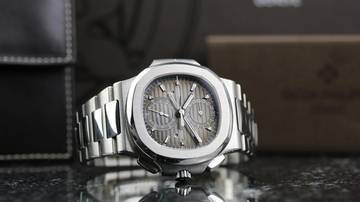 Thumbnail von Patek Philippe Nautilus Traveltime Chronograph - like New - Fullset - 06/2015