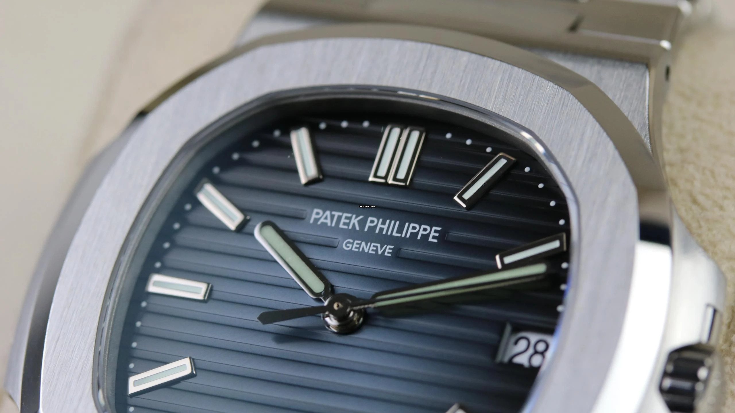 Thumbnail von Patek Philippe Nautilus Steel - Blue New Calibre - like New - Fullset - 2020