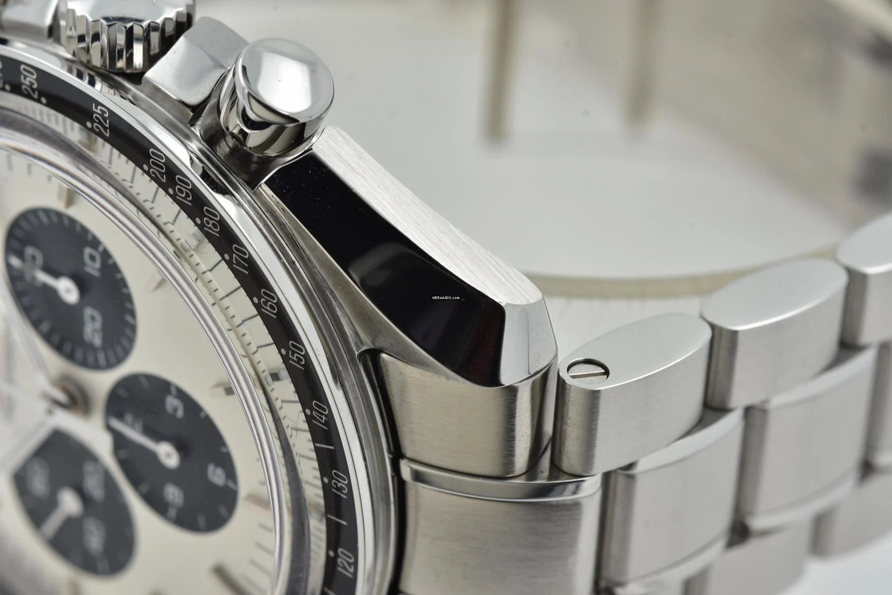 Omega Speedmaster Professional Moonwatch Tokyo 2020 Panda Limited 52230423004001