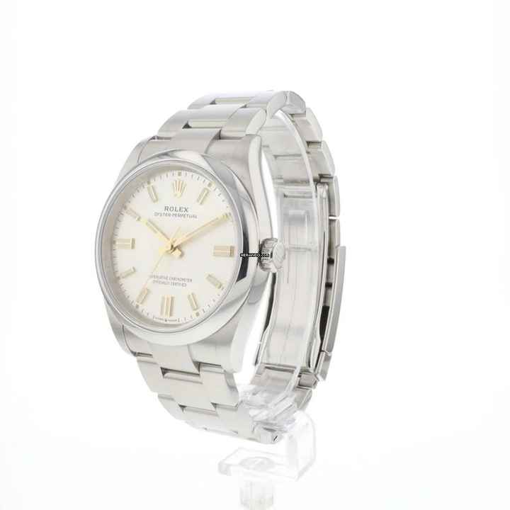  Rolex Oyster Perpetual 36 Silver Dial 126000 