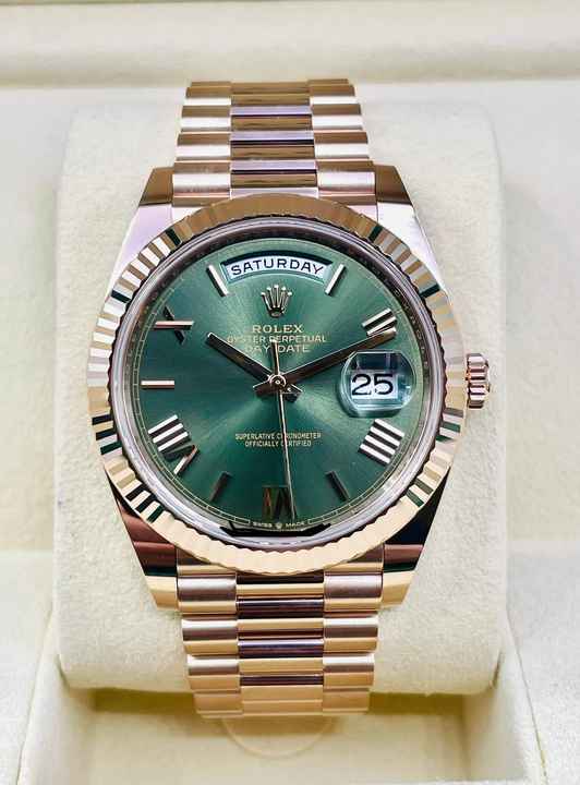  Rolex Day-Date 40 Rosegold Olive y.2025 REF:228235 Full Set Box+Papers MINT CONDITION Lc Austria 