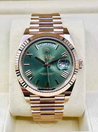  Rolex Day-Date 40 Rosegold Olive y.2025 REF:228235 Full Set Box+Papers MINT CONDITION Lc Austria 
