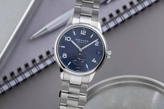  NOMOS Club Neomatik Sport Neomatik 42 Datum Blau Herrenuhr Ref. 782 Box & Papiere 2022 