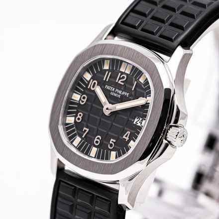  Patek Philippe Aquanaut Lady 30 Black – 4960A-010 – like NEW – 04.2000 Full Set 