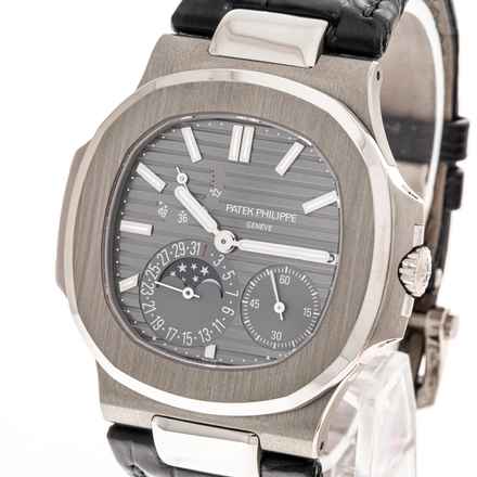  Patek Philippe Nautilus Whitegold Moonphase – 5712G-001 – like NEW – 2019 Full Set 