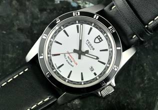 Thumbnail von Tudor Grantour Date 20500N | CC100 Full Set 2012 | white dial | Steel