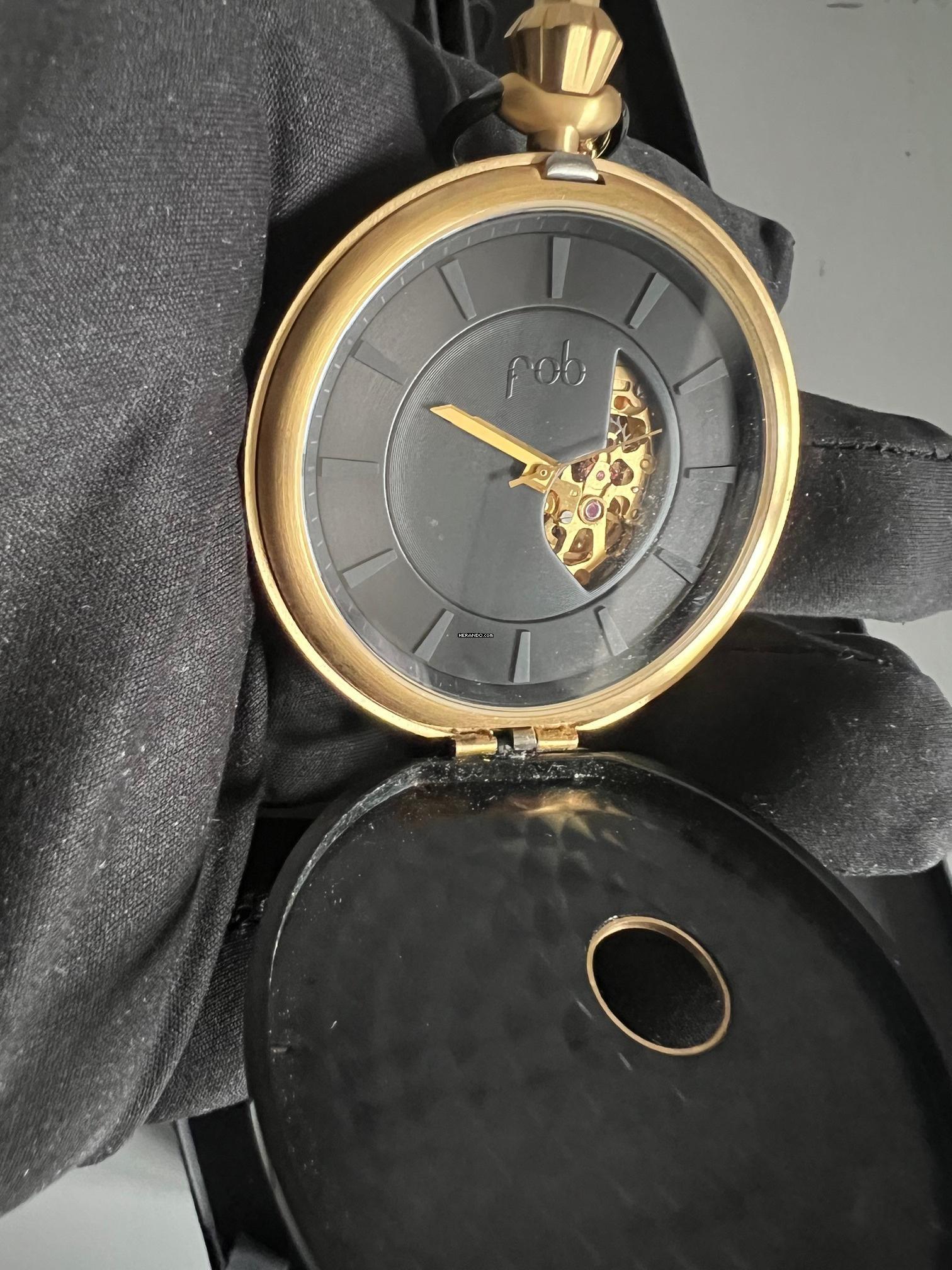 Thumbnail von Fob Paris R40 z złotą łańcuszkiem