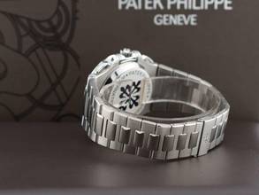 Thumbnail von Patek Philippe Nautilus 5980/1a Blue Dial - Punzone Di Ginevra Like New - Full Set 2009 Ita