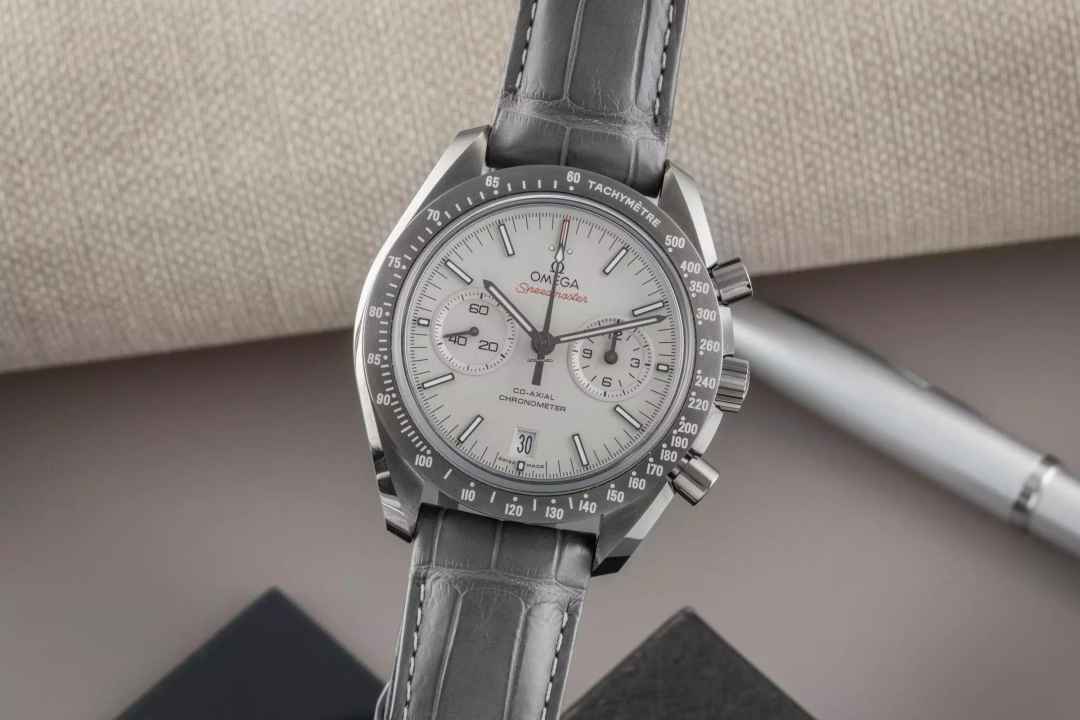  Omega Speedmaster Chronograph Keramik Automatik Herrenuhr 311.93.44.51.99.001 
