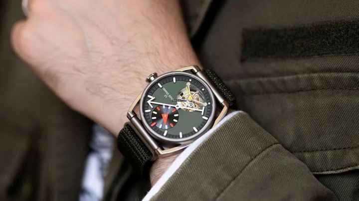  Louis Erard Le Régulateur Tourbillon Alain Silberstein Khaki 
