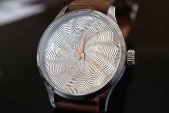 Thumbnail von Trenyo Tidal Freehand Guilloche