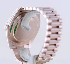 Thumbnail von Rolex Day-Date 40 40mm 18K Roségold Olive green Dial Presidentband Klassiker Fluted B+P