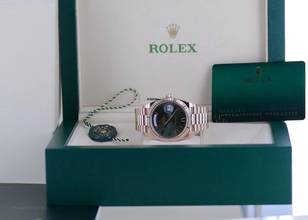 Thumbnail von Rolex Day-Date 40 40mm 18K Roségold Olive green Dial Presidentband Klassiker Fluted B+P