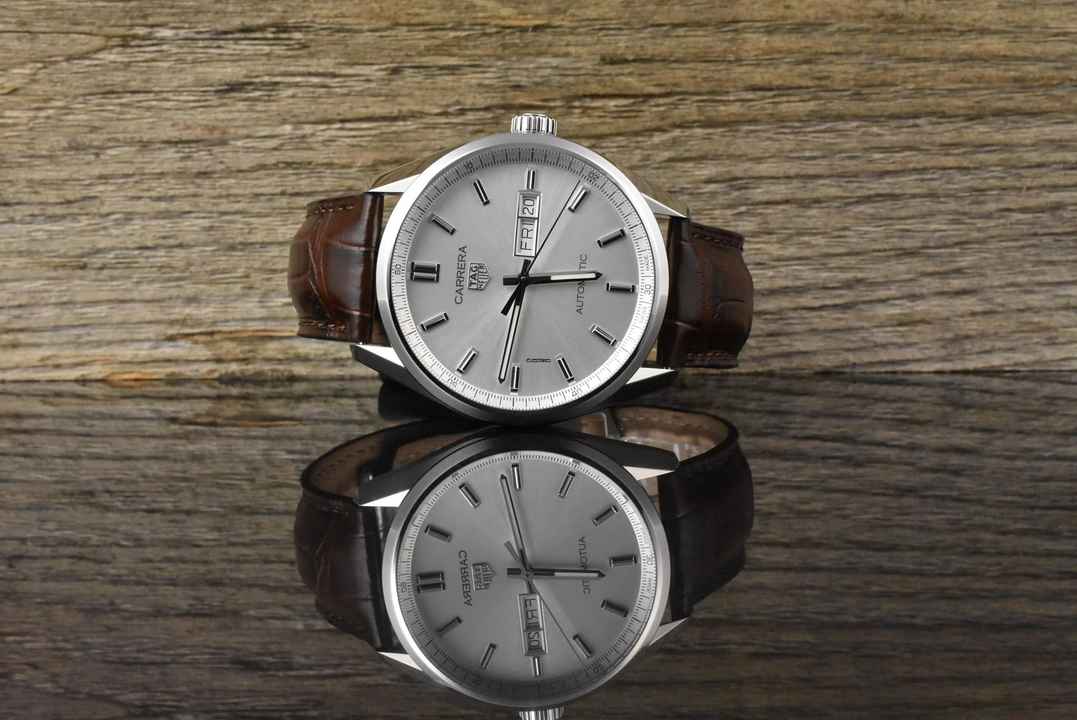  TAG Heuer Carrera Calibre 5 Date Day Silver Dial Automatik - Full Set 2024 