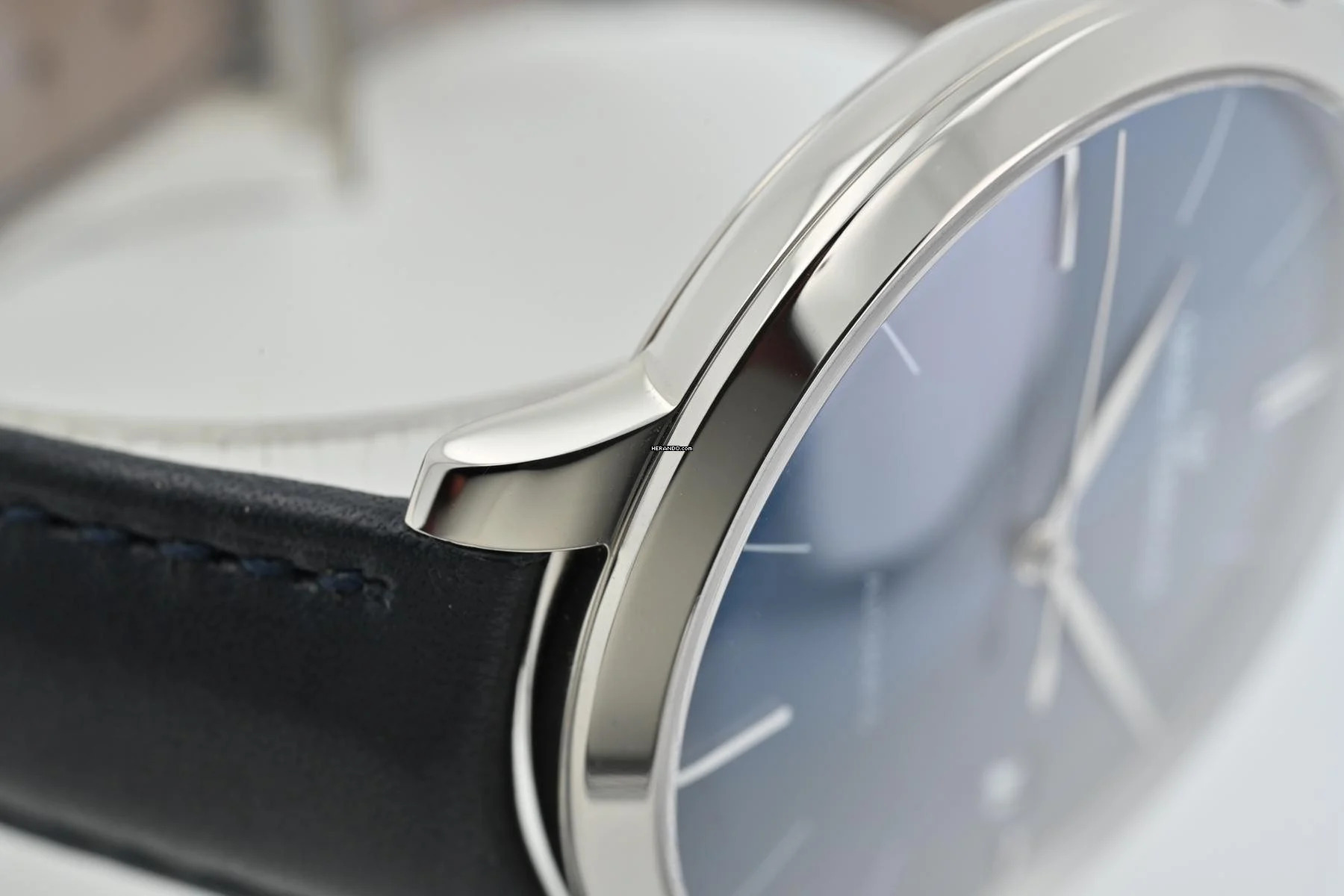 Thumbnail von Girard Perregaux 1966 18k White gold Blue Smoked Dial 41mm 49527-53-432-BB4A