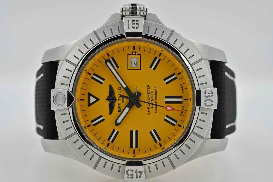  Breitling Avenger Seawolf 45 Gelb Yellow A17319 