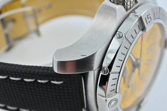 Thumbnail von Breitling Avenger Seawolf 45 Gelb Yellow A17319