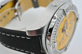 Thumbnail von Breitling Avenger Seawolf 45 Gelb Yellow A17319