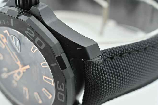  TAG Heuer Aquaracer Calibre 5 Carbon Edition WDB218A.FC6445 