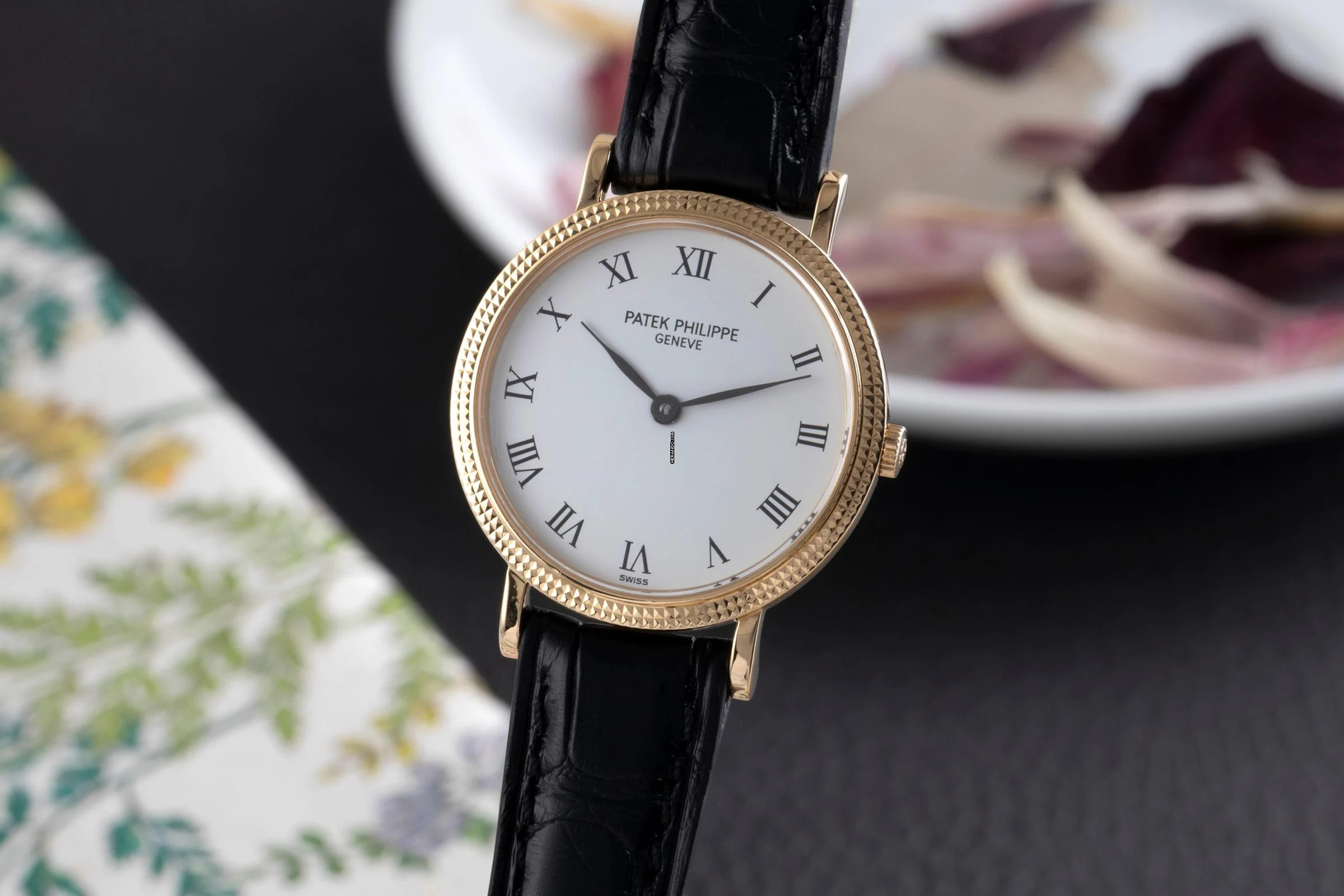  Patek Philippe Calatrava 18K (0,750) Gold Damenuhr Ref. 4819 Klassiker 