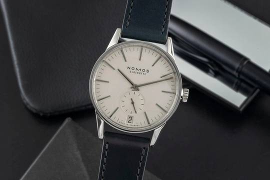  NOMOS Zürich Datum Automatik Datum Edelstahl Herrenuhr Ref. 802 Box & Papiere 2014 