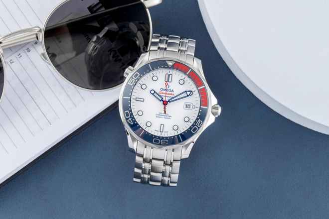  Omega Seamaster Diver 300 M Commander´s Watch James Bond 007 212.32.41.20.04.001 