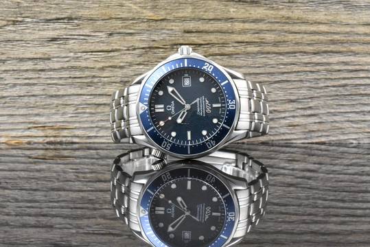  Omega Seamaster Diver 300 M 40th Anniversary James Bond Limited Edition Vintage B&P 2003 
