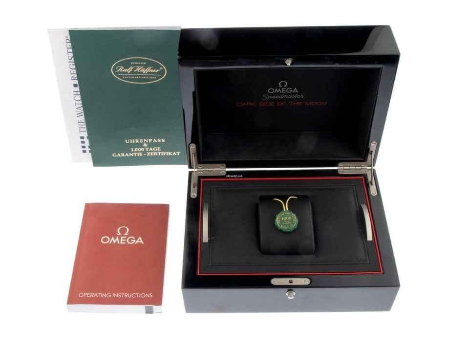  Omega Speedmaster Moonwatch Dark Side of the Moon Ref.311.92.44.51.01.005 2023 Box&Beschreibung wie Neu Vintage Speedmaster Moonwatch Dark Side of the Moon Textil Faltschließe 