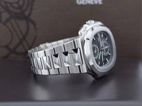 Thumbnail von Patek Philippe Nautilus 5990/1a-001 2015 - Full Set Ita