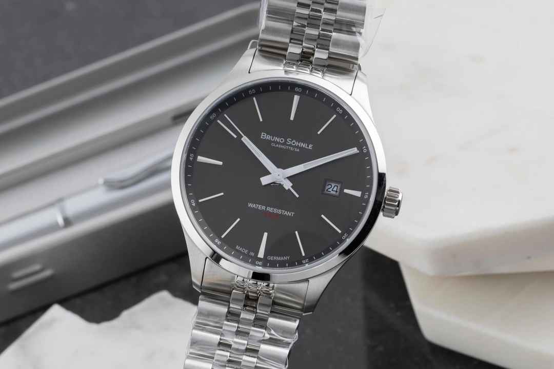  Bruno Söhnle Glashütte Turin III Big Stahl Quarz Herrenuhr Ref.17-13225-842 B&P 