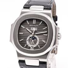 Thumbnail von Patek Philippe Nautilus Annual Calendar – 5726A-001 – like NEW – 12/2012 Full Set