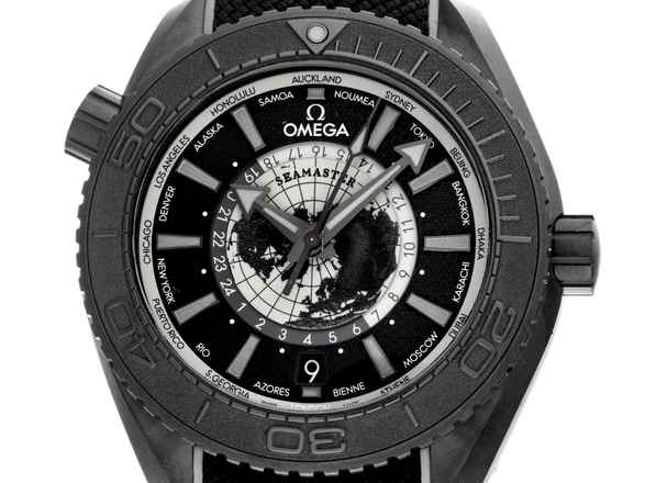  Omega Seamaster Planet Ocean Worldtimer 600M Ref.215.92.46.22.01.007 2026 Full Set Ungetragen Seamaster Planet Ocean 600M Deep Black Worldtimer Keramic Kautschuk Faltschließe 