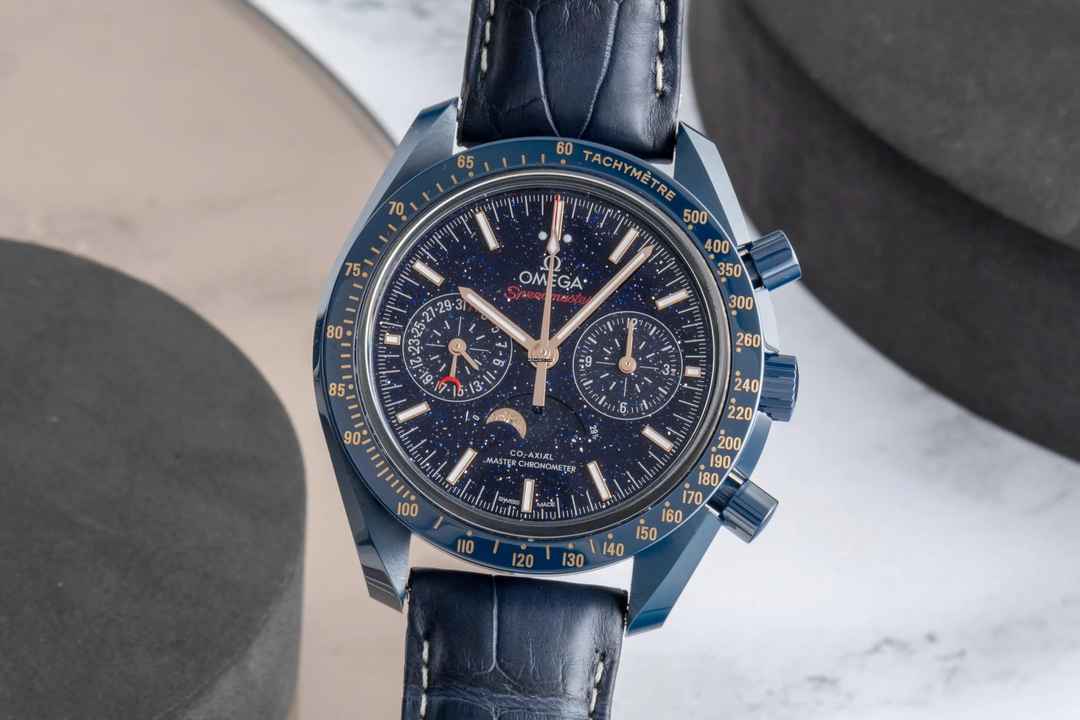 Omega Speedmaster Moonphase Moonwatch Blue Side of the Moon 304.93.44.52.03.002 