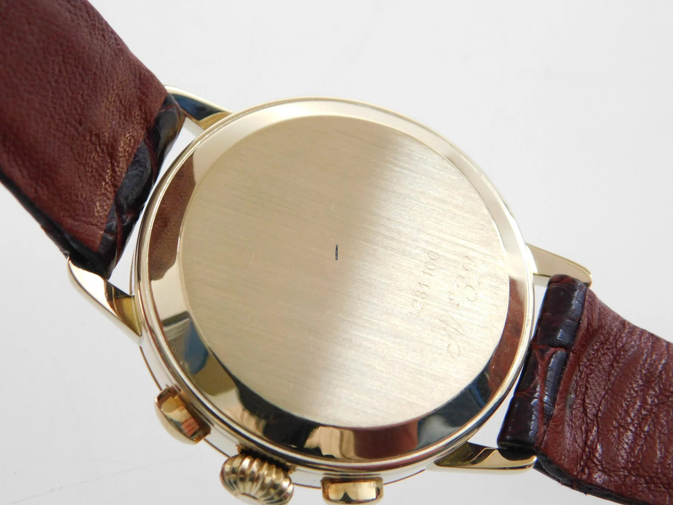 Thumbnail von Universal Genève Tri-Compax Chronograph Tri Compax 18 Kt Gold im original Zustand Kaliber 281 Absolute Rarität 34 mm Herrenuhr