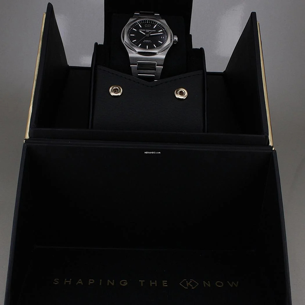 Thumbnail von Girard Perregaux Laureato Automatik Ø 42 mm Full Set Top Zustand