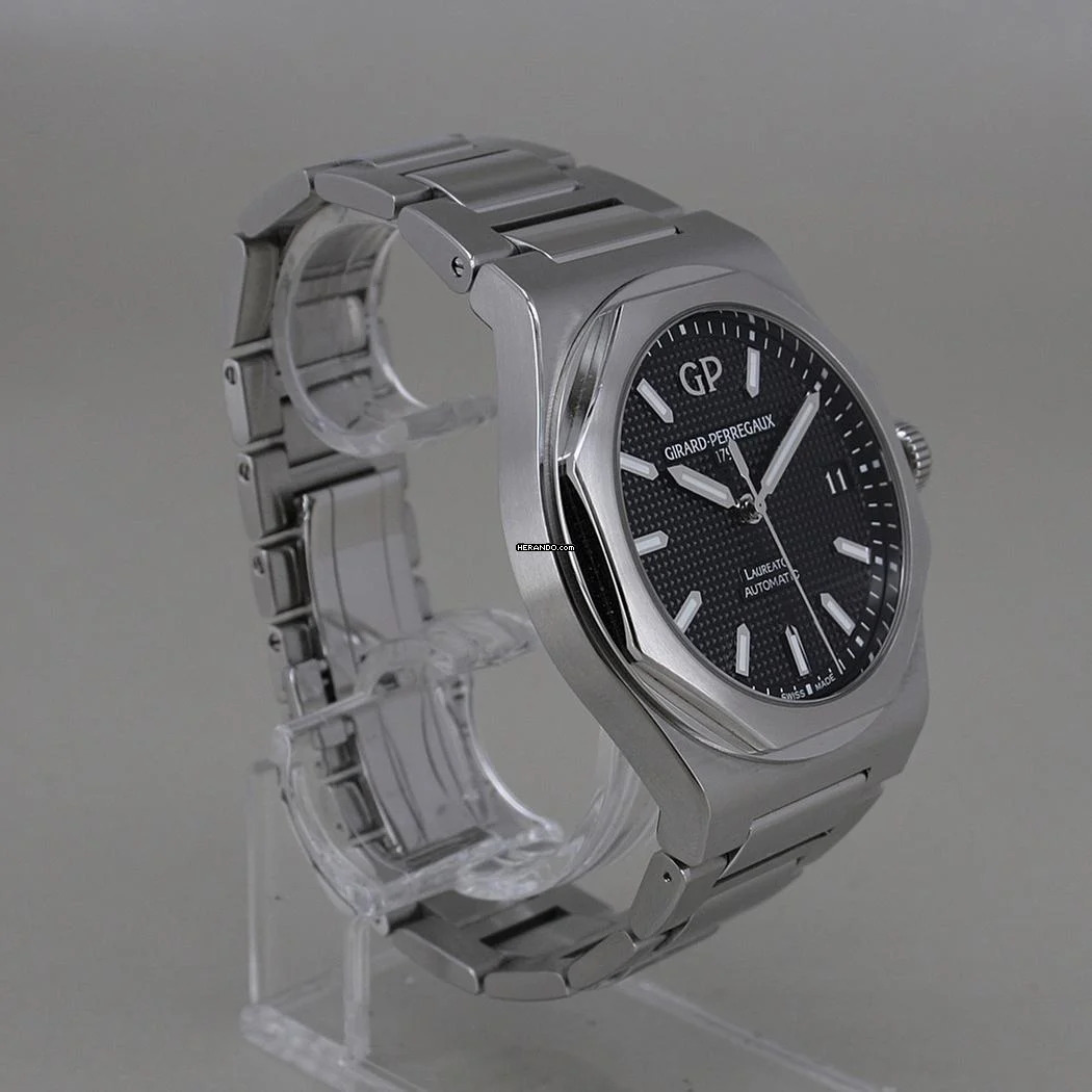 Thumbnail von Girard Perregaux Laureato Automatik Ø 42 mm Full Set Top Zustand