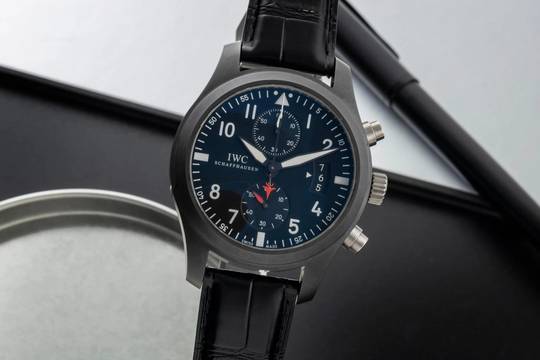  IWC Fliegeruhr Chronograph Top Gun Pilot Chronograph Top Gun Keramik Automatik Herrenuhr Ref. IW388001 B&P 