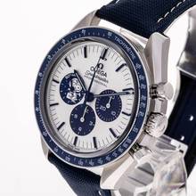 Thumbnail von Omega Speedmaster Professional Moonwatch 50th 'Silver Snoopy Award' – 310.32.42.50.02.001 – NEW & Unworn – 12/2025 Full