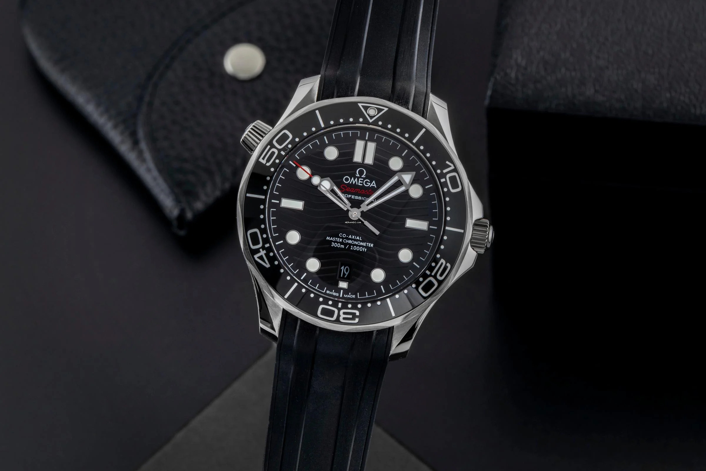  Omega Seamaster Diver 300 M Co-Axial Keramik 210.32.42.20.01.001 B&P 