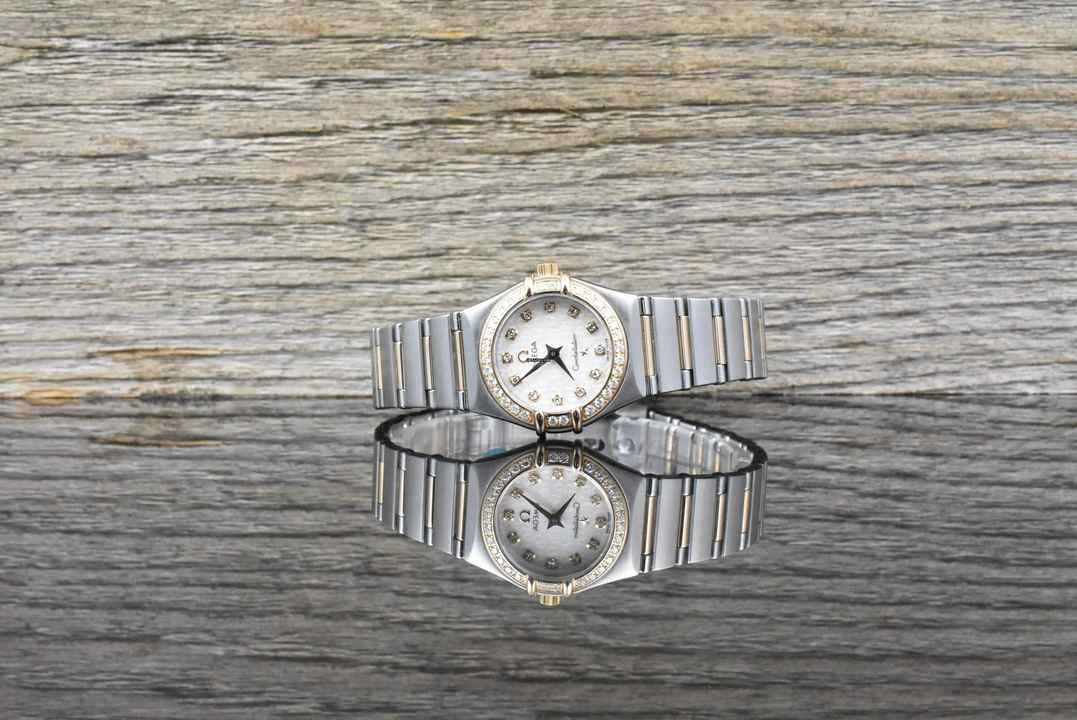  Omega Constellation Ladies Quarz Lady UNGETRAGEN / NOS - Mother of Pearl Diamond Dial 