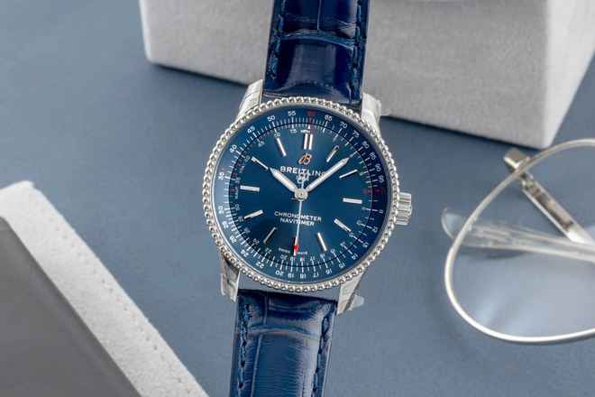  Breitling Navitimer 35 Edelstahl Automatik Medium Ref. A17395161C1P1 B&P 2022 