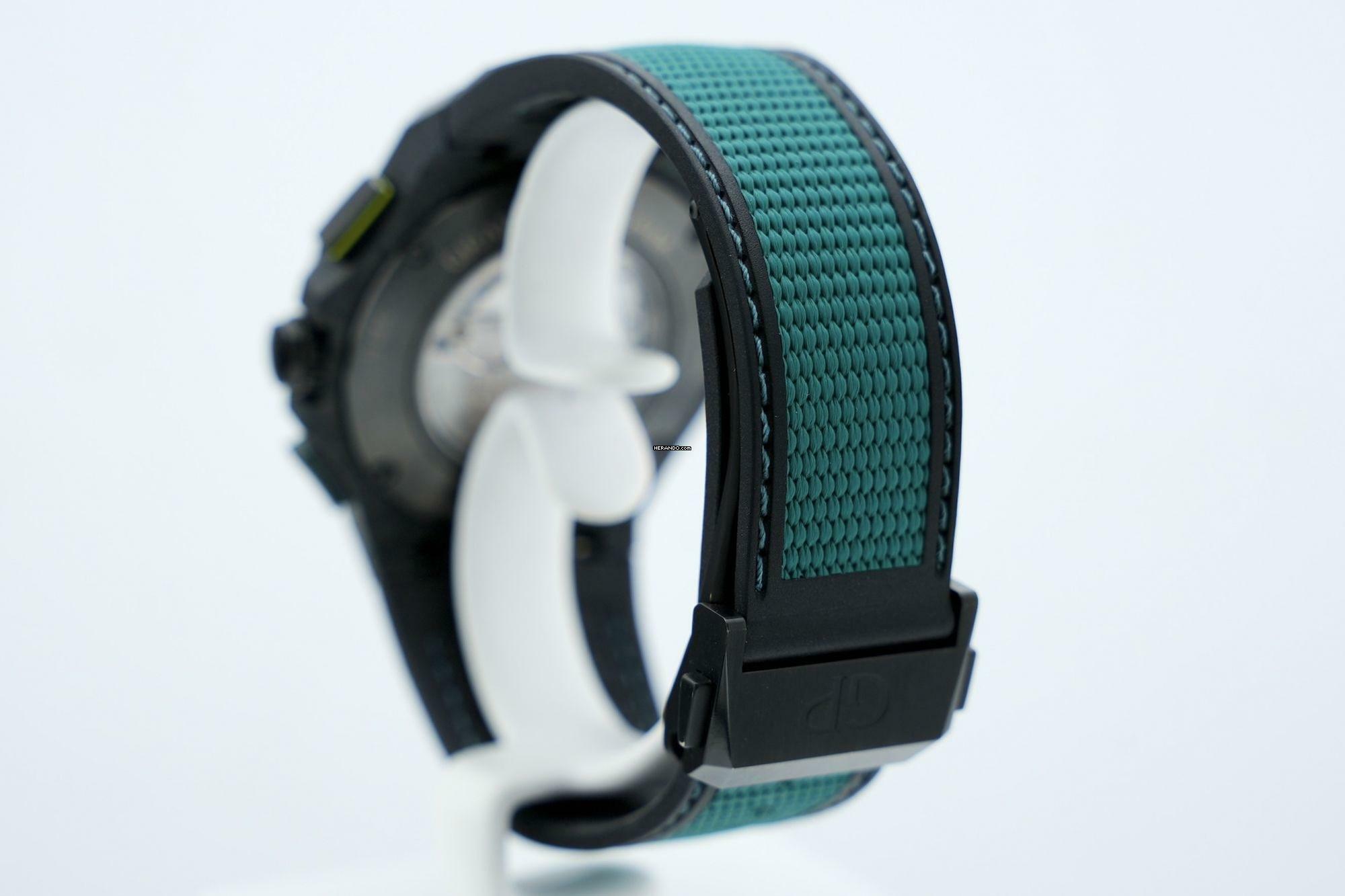 Thumbnail von Girard Perregaux Laureato Absolute Chronograph Aston Martin F1 Edition - Limited To 306 Pieces - Carbon Case - 24 Months Warranty 81060-41-3071-1CX