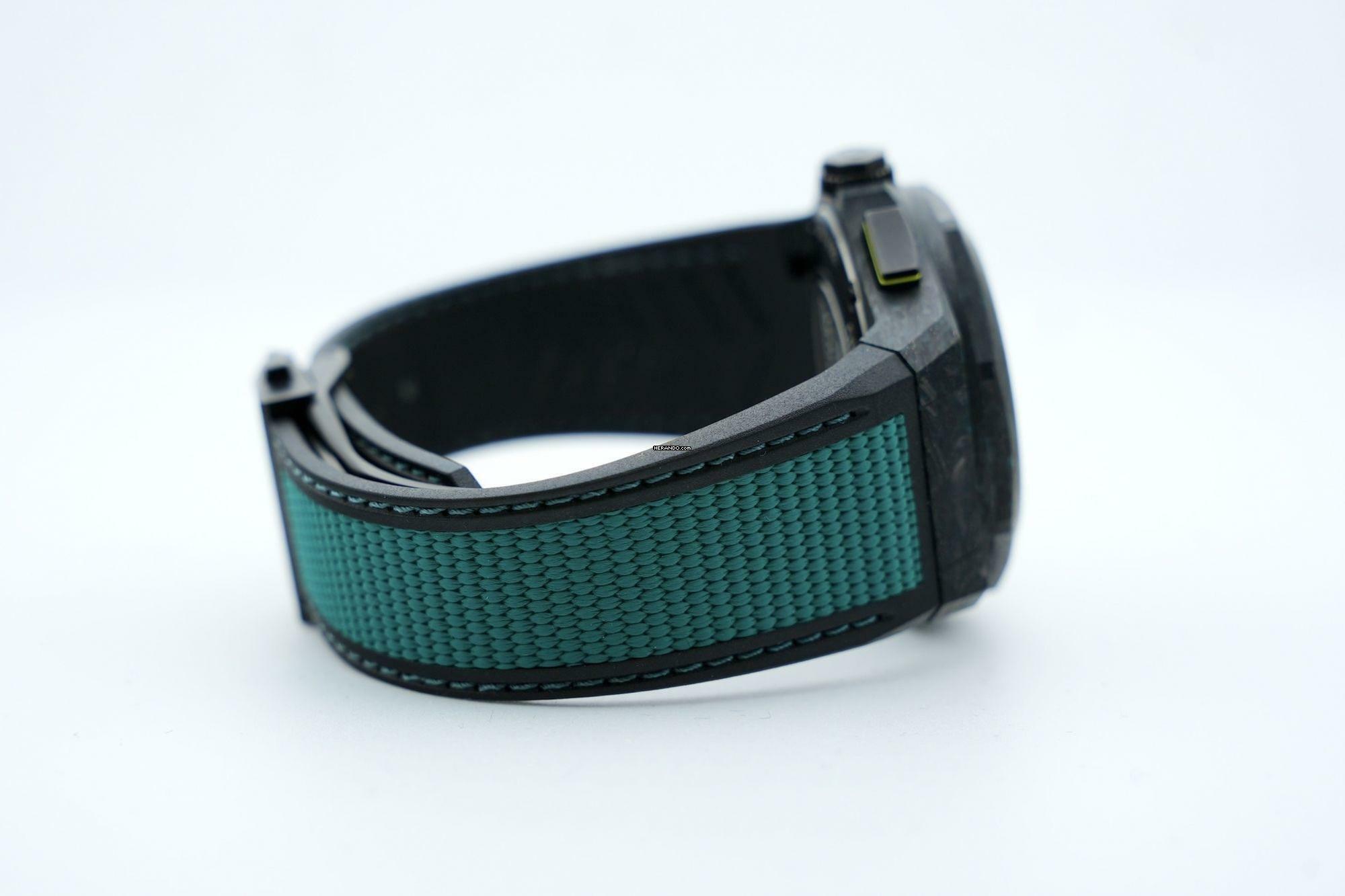 Thumbnail von Girard Perregaux Laureato Absolute Chronograph Aston Martin F1 Edition - Limited To 306 Pieces - Carbon Case - 24 Months Warranty 81060-41-3071-1CX