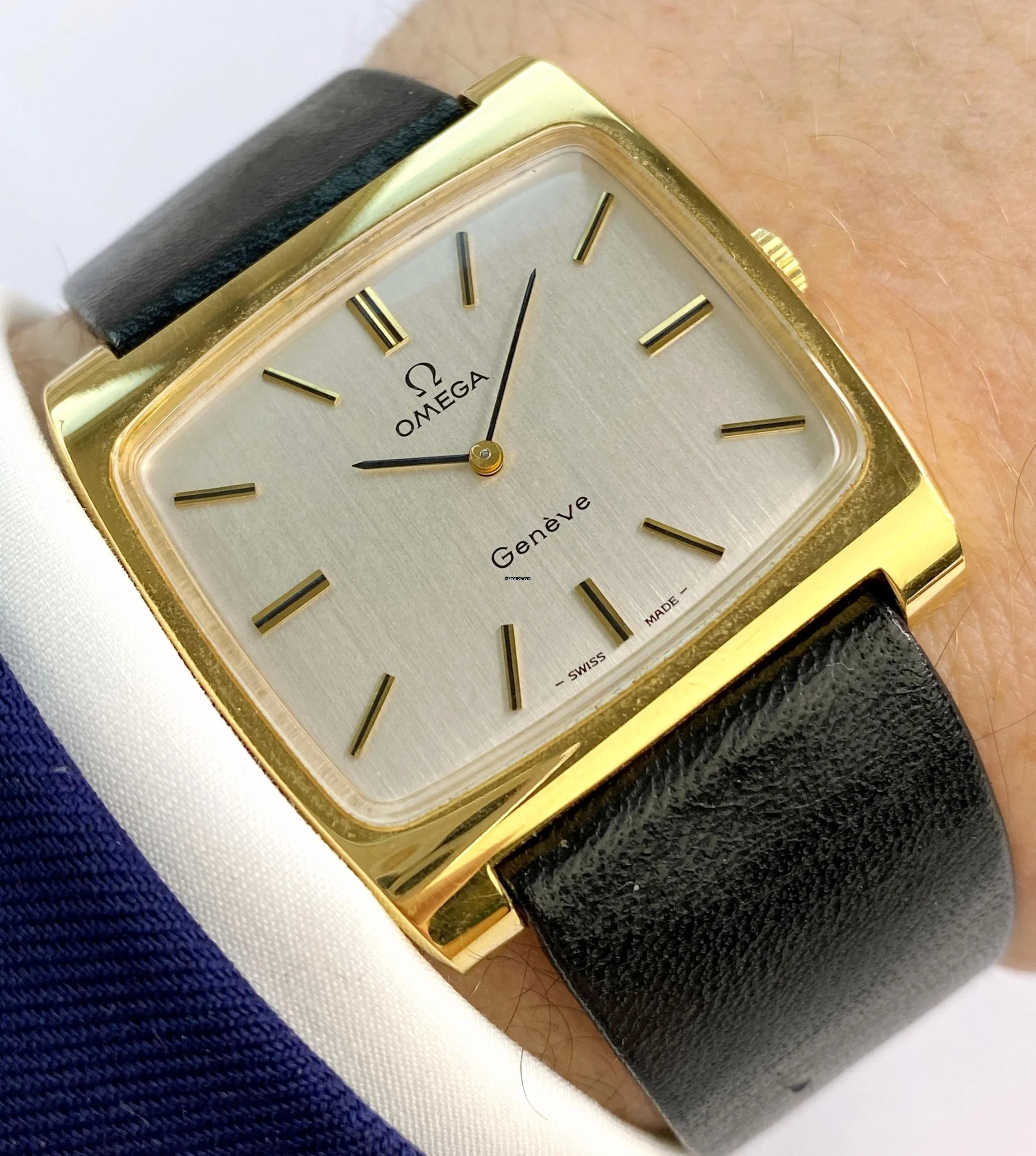 Omega Genève Vintage Linen Dial Tank 35 x 36mm