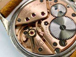 Thumbnail von Omega Classic Vintage Rare Black Honeycomb Dial Unrestored Serviced 35mm 2605 2605