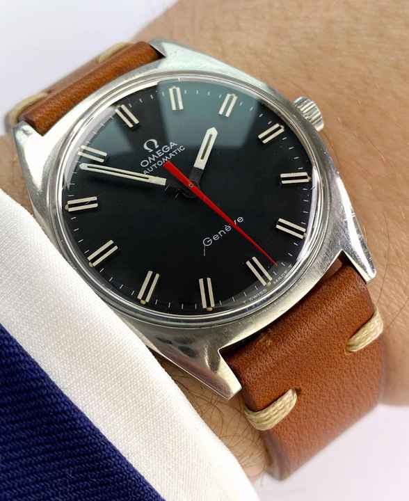  Omega Genève Serviced Geneve Vintage Automatic Automatik ref 165041 Black Dial Red Hand 165041 