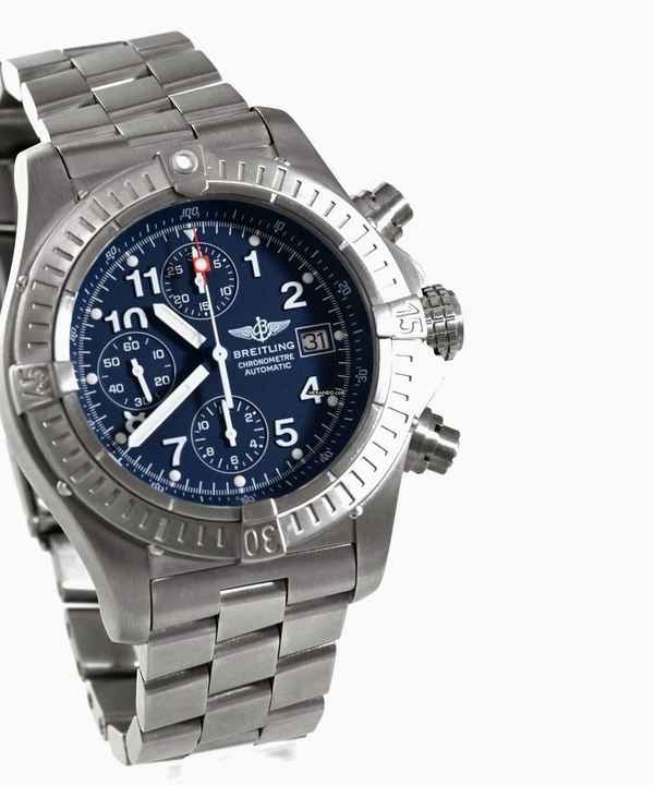  Breitling Avenger Chronograph Ref. E13360 (NOS) 